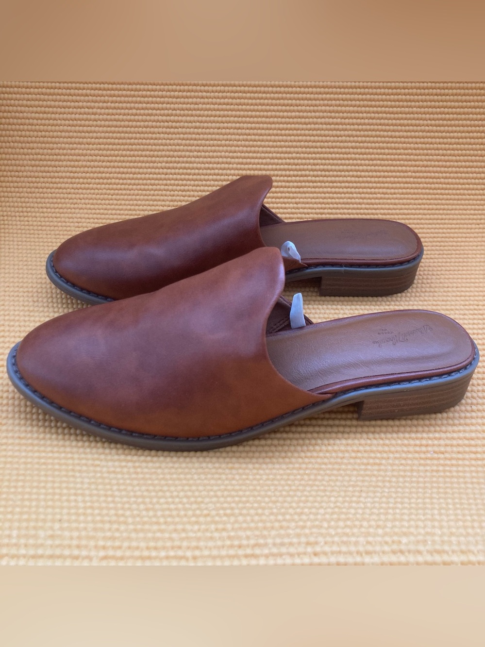 Universal Thread Cognac Brown Leather Slip-On Mules size 8.5 - Picture 3 of 7